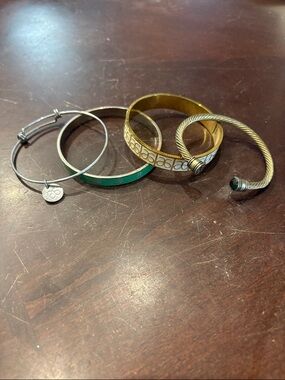 Bundle of 4 Arbonne logo bracelets